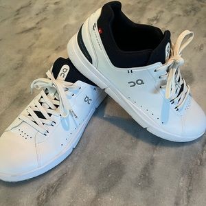 ON Center Court Roger Federer shoes White/Navy Blue